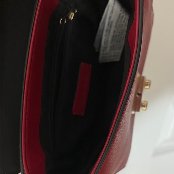 Elegant Red Leather Handbag - Picture 3 of 3